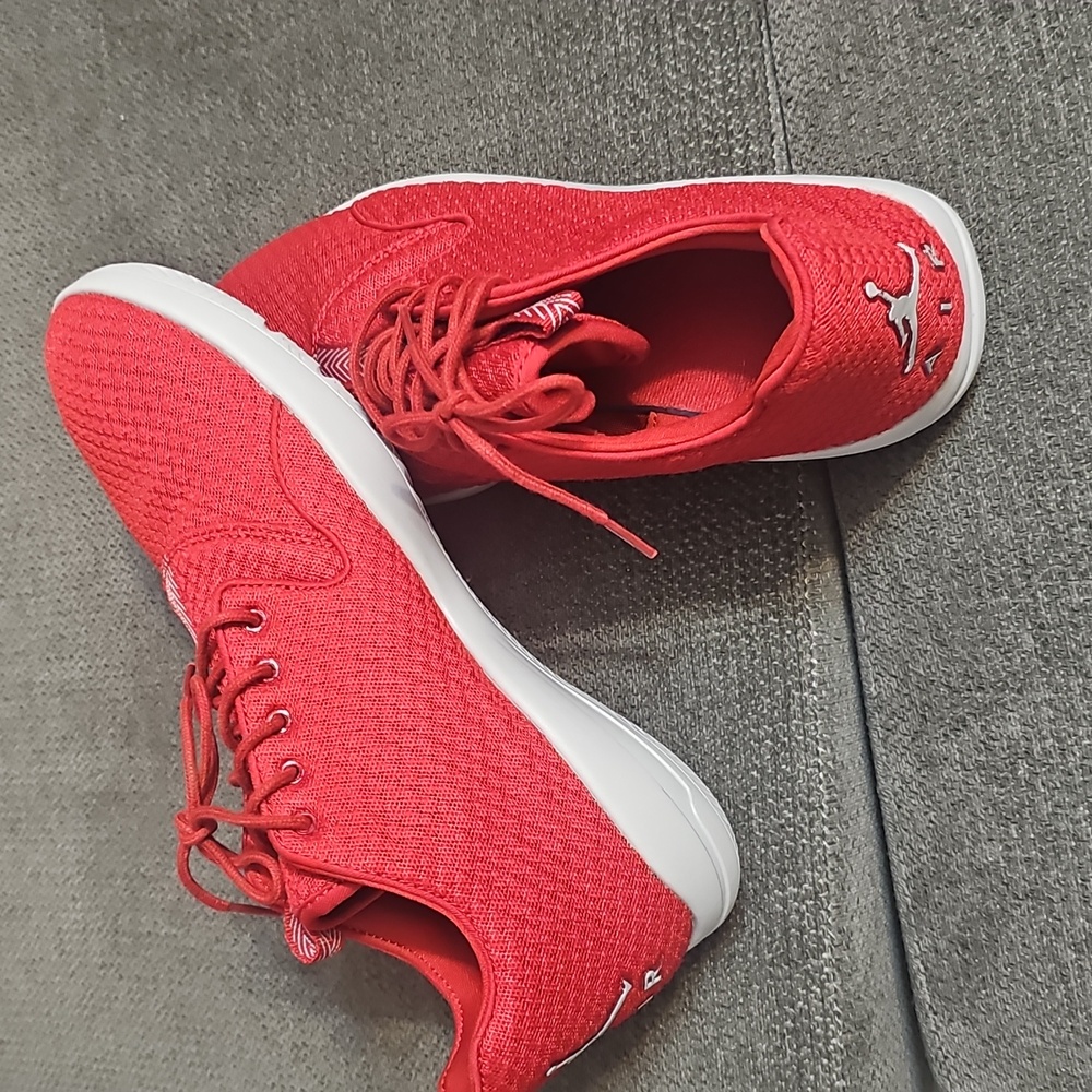 🔥 Jordan Eclipse – University Red/White – Men’s Size 10.5